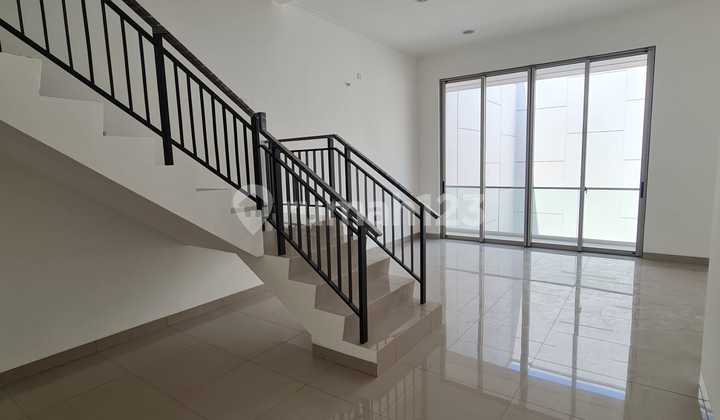 Disewakan Rumah Manhattan Pik2 Uk 8X25 Jarang Ada Termurah 2