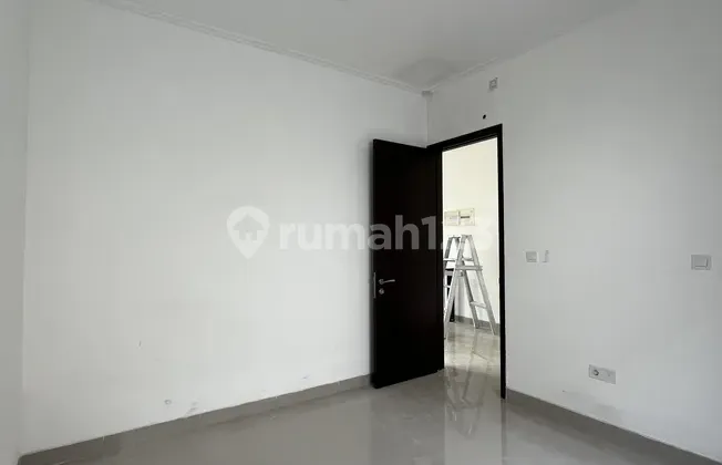 DISEWA RUMAH BARU PIK2 KUNINGAN VILLAGE 8X15  2