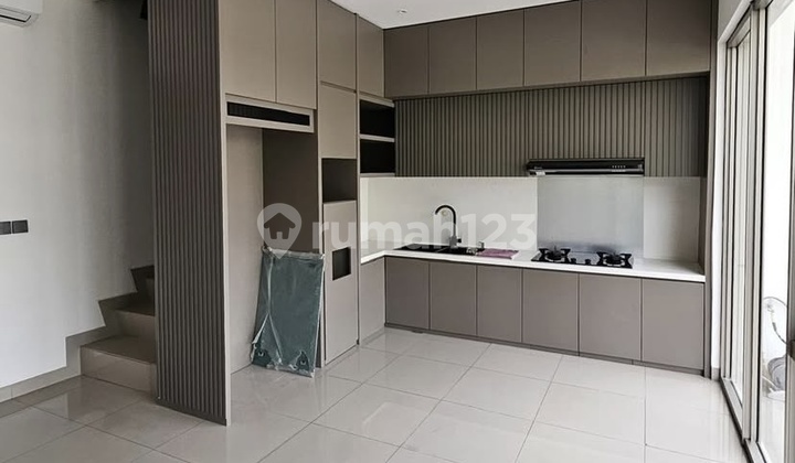 DIJUAL RUMAH BARU PIK2 UK 8X10 SEMI FURNISH INTERIOR  2