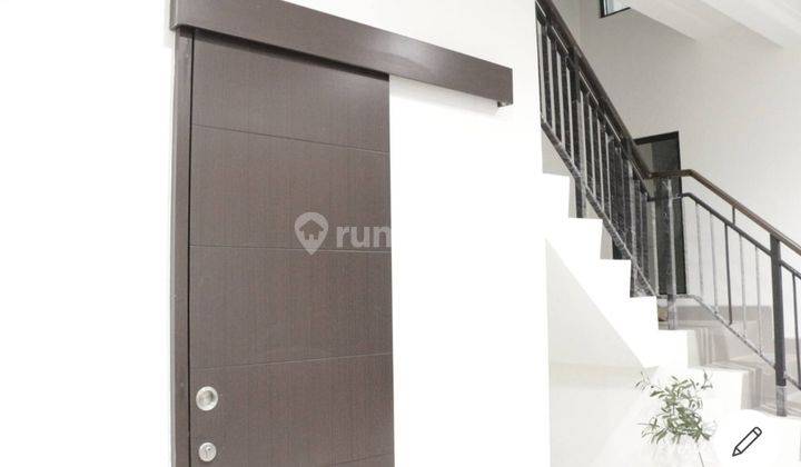 Disewakan Rumah Milenial Pik2 Uk 6x15 Semi Furnish 3+1 Kamar 2