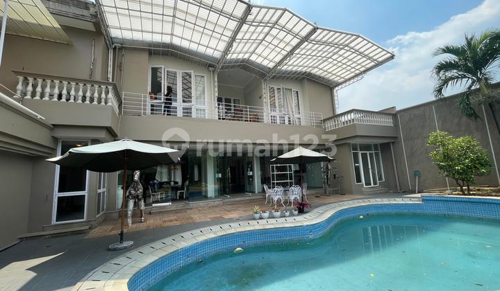 Luxurious 2-Story Residence – Includes Swimming Pool, Move-in Ready 2