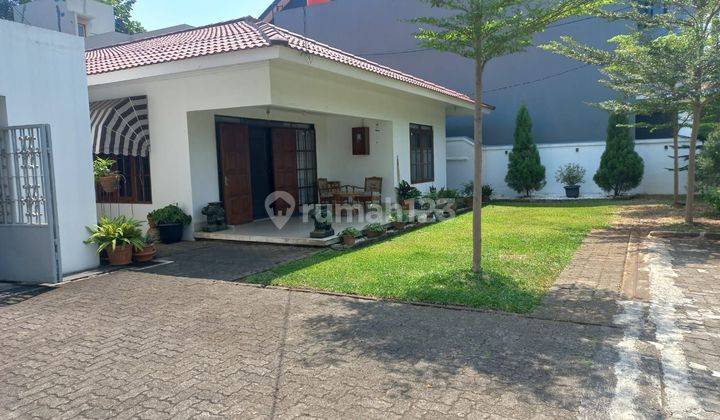 Rumah cantik dgn taman luas dalam komplek pribadi 2