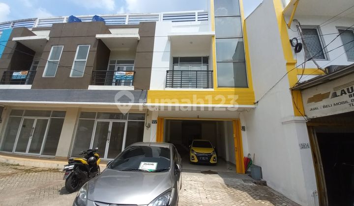Ruko 2 Lantai Di Titik Sibuk – Karena Traffic Adalah Segalanya