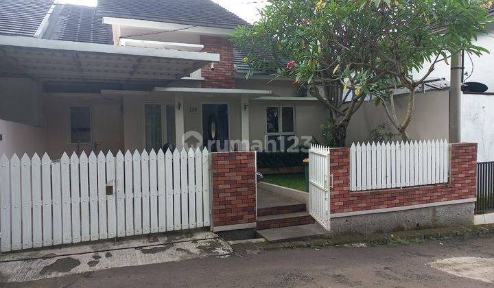 Rumah Cantik Hadap Taman Nempel Tol Limo  1