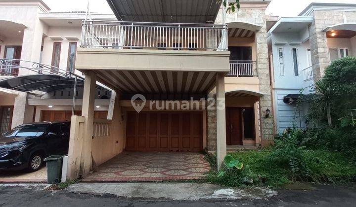 Rumah Bagus 2 Lantaidlm komplek dengan 4 kamar dan swimming pool 1