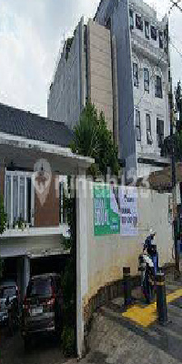 Rumah Di Jantung Wijaya – Karena Bisnis Butuh Panggung 2