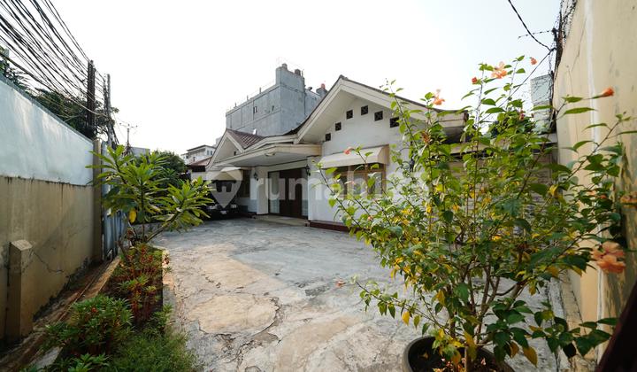 Rumah Klasik Limo: Strategis, Nyaman, Cocok Usaha! Rumah Klasik Limo: Strategis, Nyaman, Cocok Usaha!