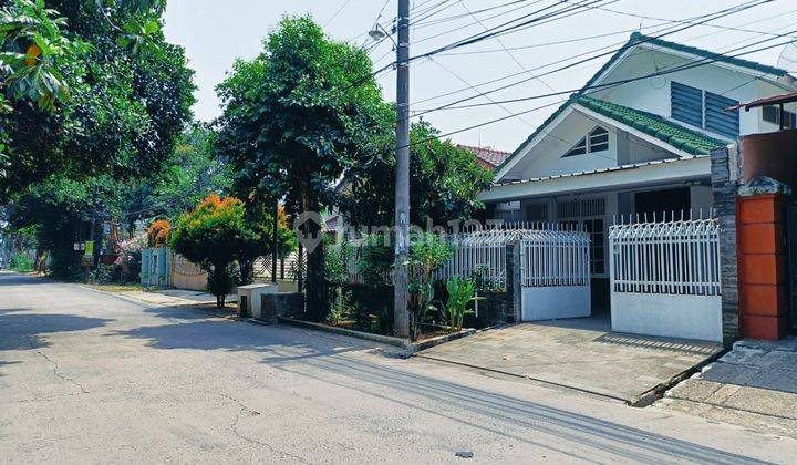 Rumah 1.5 Lantai Pinggir Jalan Raya, Cocok Untuk Bisnis Atau Hunian 2