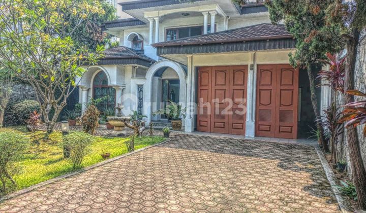 Rumah Mewah Sangat Bagus Lingkungan Tenang Dekat Transyogi