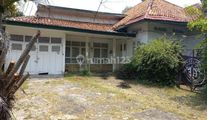 Rumah Vintage Hadap Timur, Bangunan Asli Belanda Lokasi Strategis