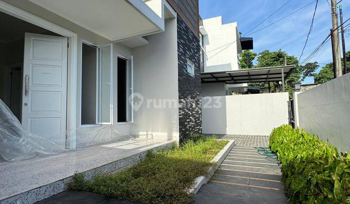 Rumah Baru 2 Lantai Dalam Komplek Lokasi Tenang 1