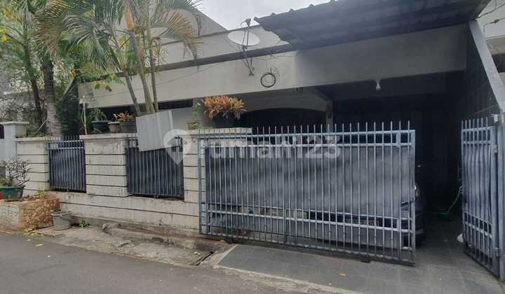 Lokasi Top! Rumah Luas Harga Kompetitif Lokasi Top! Rumah Luas Harga Kompetitif