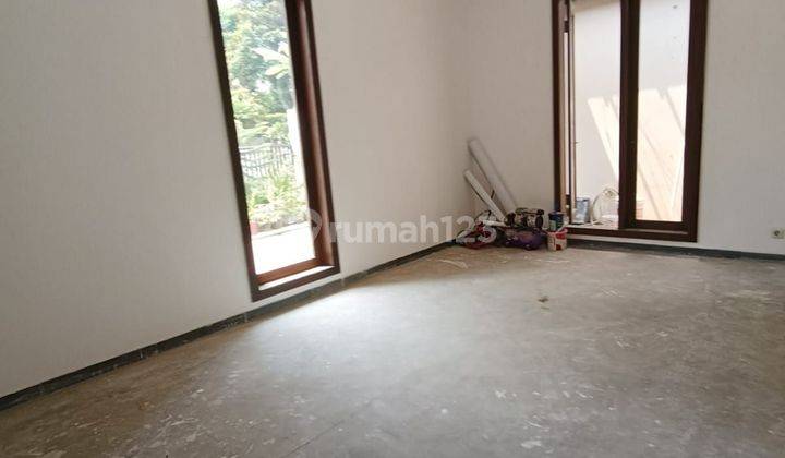 Rumah Sudah Renovasi Siap Huni Dalam Komplek Elit, Hadap Utara 2