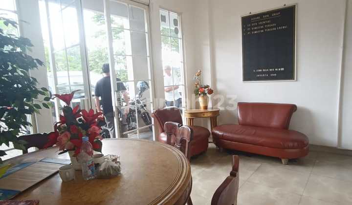 3-Storey Shop House in Lebak Bulus, Good Condition & Ready to Use! 2