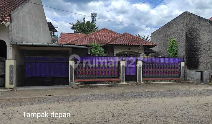 Rumah Siap Huni, Lt 309m², Lb 200m², Shm, Harga Rp. 1.85 M