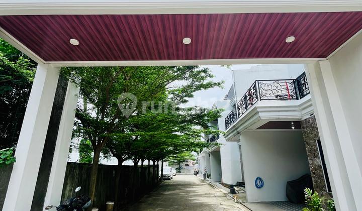 DIJUAL RUMAH MEWAH KLASIK EROPA 2.5 LANTAI FASILITAS LENGKAP 2