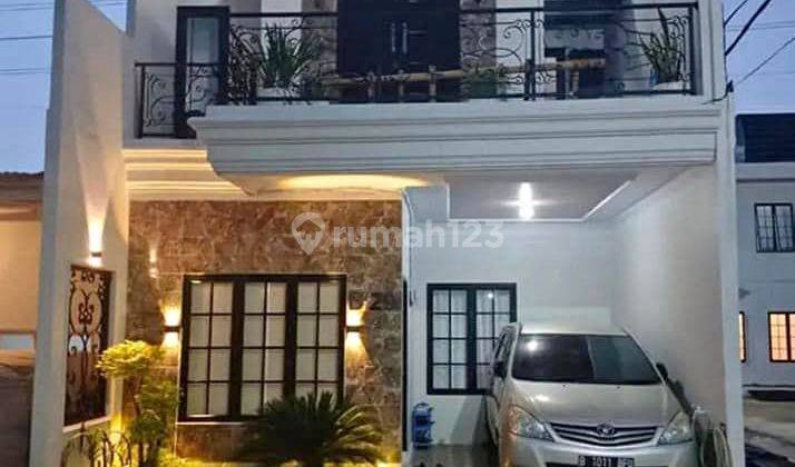 Dijual Rumah 2,5 Lantai Modern Classic Eropa Dekat Cibubur 1