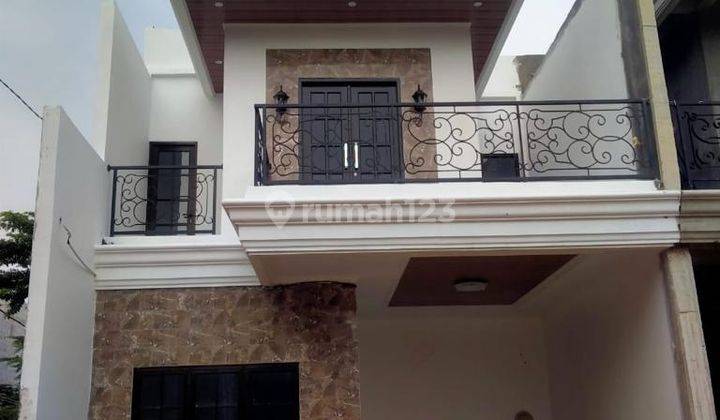 Dijual Rumah 2,5 Lantai Modern Classic Eropa Dekat Cibubur  1