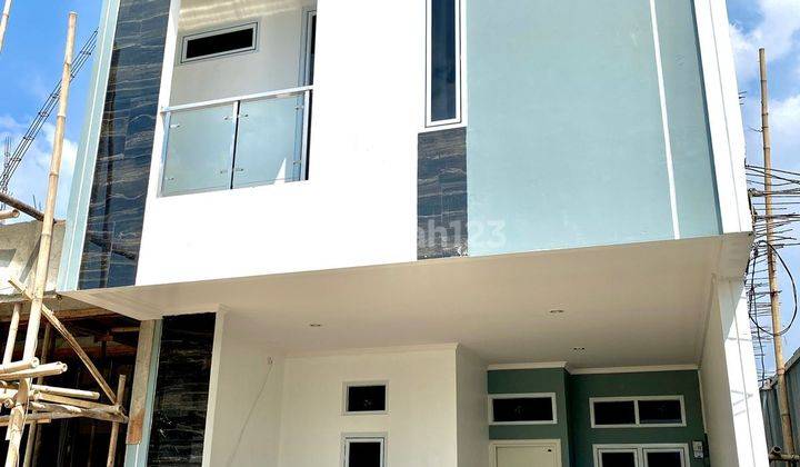 Rumah Mewah Dijual Super Strategis di Pisangan Jakarta Timur  1