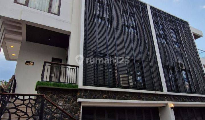 Rumah Townhouse di Jln Kalimanggis Cibubur 3 Lantai Mewah 1