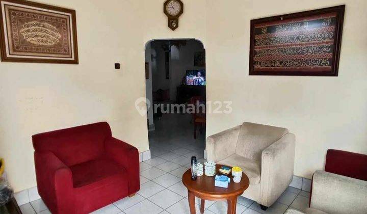 Rumah 2 Lantai LT 150/LB 210  di Jatiwaringin Bebas Bajir 1,3 M 2