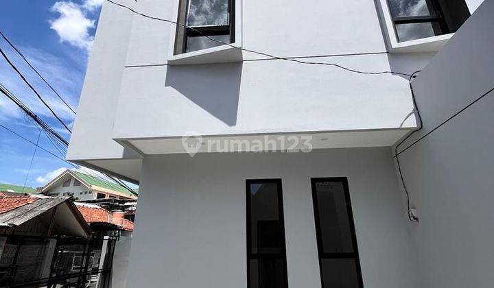 Rumah 2 Lantai  Dan Roof Top Di Cijantung 1 M 1