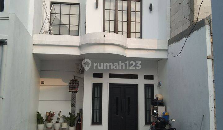 Rumah 2lt 1.1M 4 menit tol taman mini Jakarta Timur  1