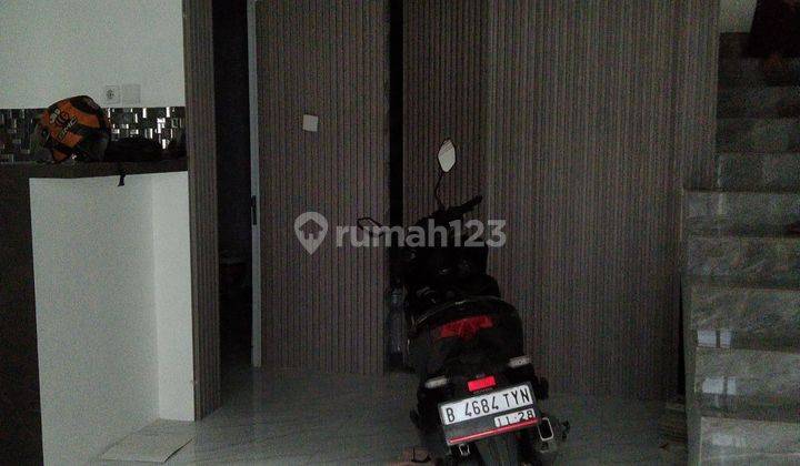 Rumah 2lt 1.1M 4 menit tol taman mini Jakarta Timur  2