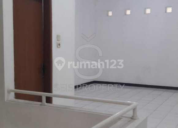 FOR RENT: READY-TO-USE SHOPHOUSE IN TAMAN KOPO INDAH BANDUNG