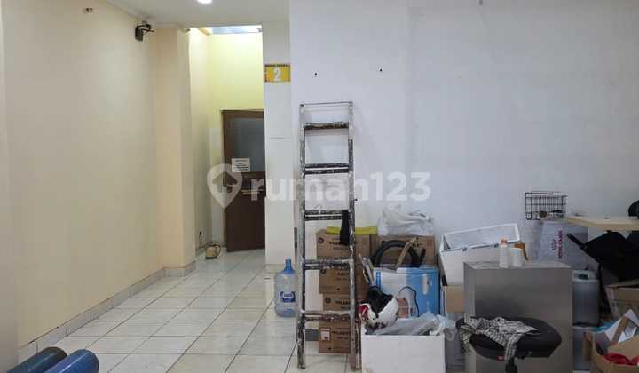 For Rent 4-Story Shop House Gyan Plaza Bandung For Rent 4-Story Shop House Gyan Plaza Bandung