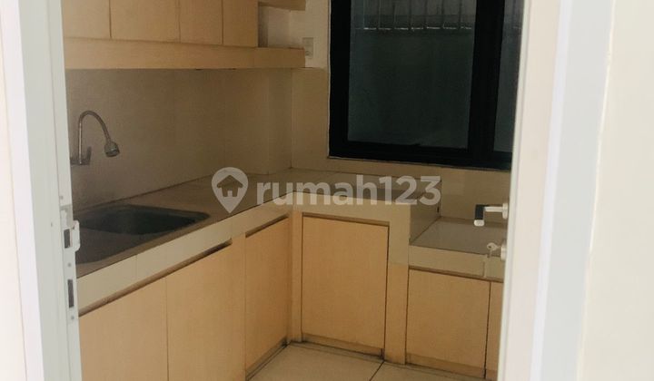 For Rent: Building Suitable for Office, Main Road, Lengkong Bandung