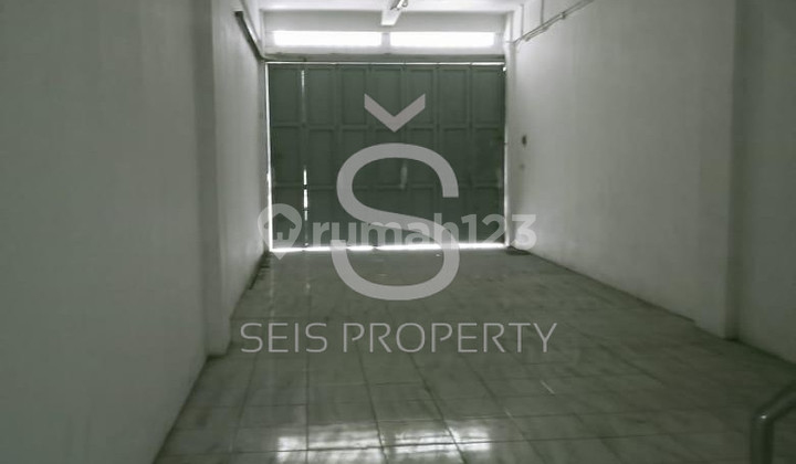 For Rent, 3-Story Shop House Ready for Use in Pasirkaliki, Bandung. 2