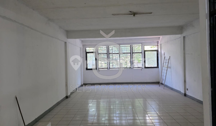 FOR RENT: READY-TO-OCCUPY SHOPHOUSE ON TERUSAN PASIRKOJA 2