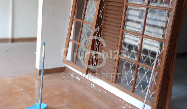 Dijual Rumah Tinggal 1 Lantai di Taman Kopo Indah Bandung