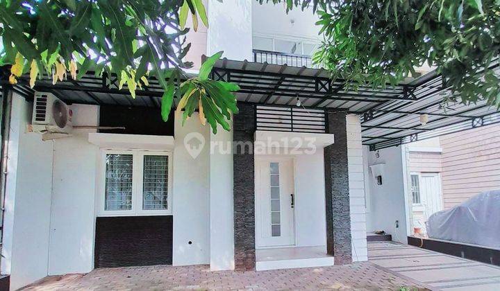 Disewa Rumah Semi furnish View Taman  1