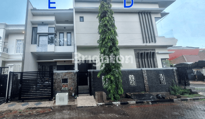 RUMAH BARU 2 LANTAI ESTETIK BERGAYA MODERN TROPICAL DI JANTUNG MULYOREJO SURABAYA TIMUR 1