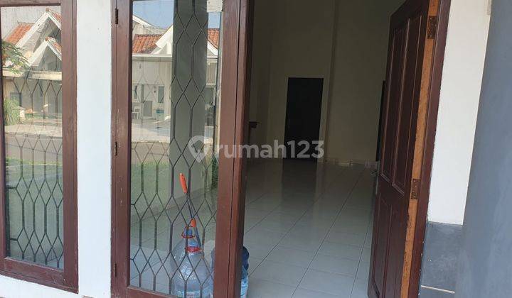 Dijual Rumah SHM Sudah Renovasi Hadap Selatan di Alam sutera 2