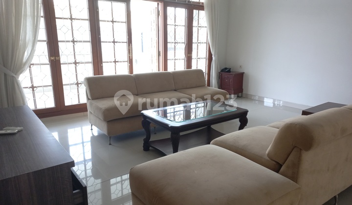 Disewakan Rumah Luas Harga Terjangkau Private Pool Pondok Indah 2