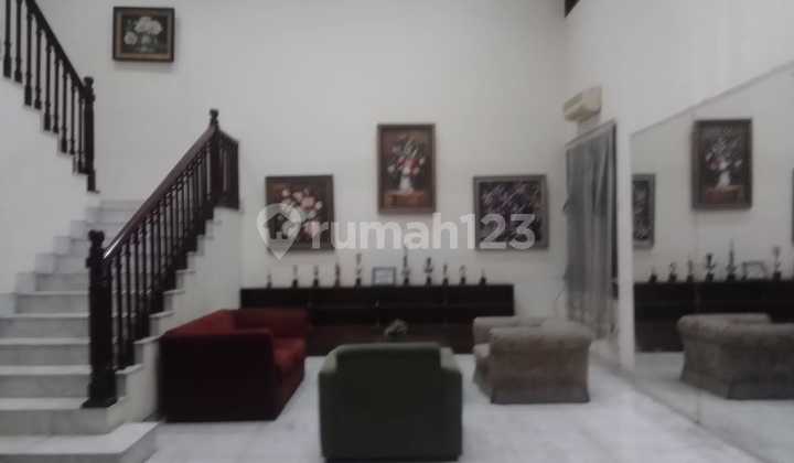 Dijual Rumah Tua Hitung Tanah SHM di Pondok Indah Jaksel