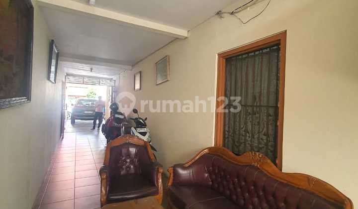 For Sale House with Commercial Space and 10-Room Boarding House Ready to Occupancy Central Jakarta 2