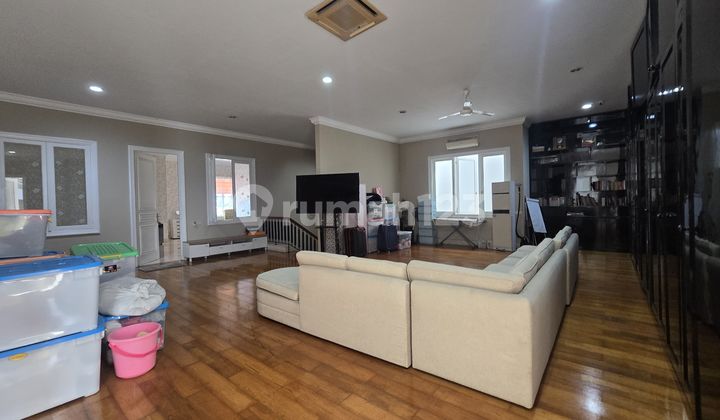 Disewakan Rumah Bagus Asri Di Kemang Jaksel