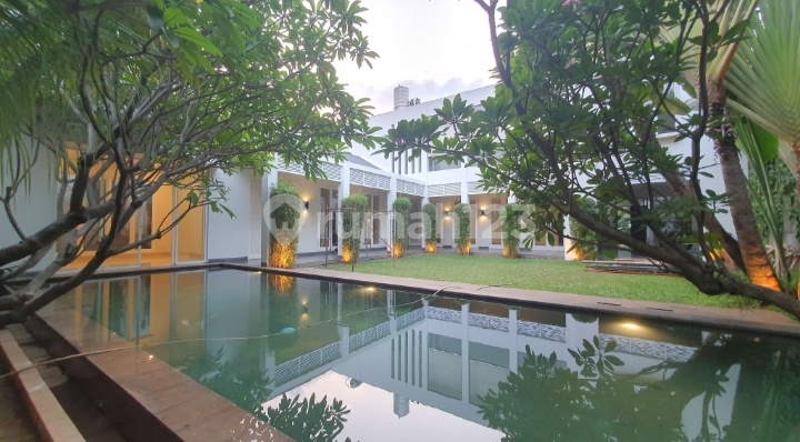 Disewakan Rumah Bagus Semi Furnished Kebayoran Baru, Jakarta Selatan Disewakan Rumah Bagus Semi Furnished Kebayoran Baru, Jakarta Selatan