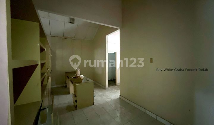 For Rent: Former Pet Shop Commercial Building on the Side of Bintaro Road (kv/mm)