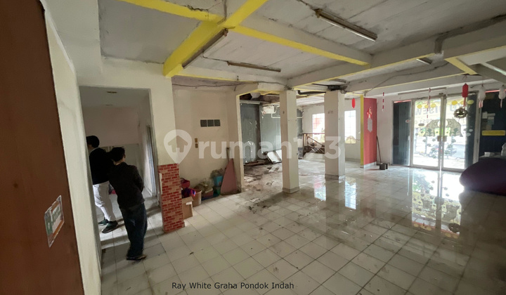 For Rent: Former Pet Shop Commercial Building on the Side of Bintaro Road (kv/mm)