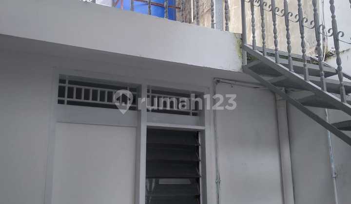 Disewa Rumah Strategis 1 Lantai di Dekat Pim (Ir) 2