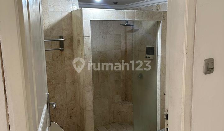 Disewakan Rumah Hook Jalan Lebar Di Pondok Indah (jp&cm) 2