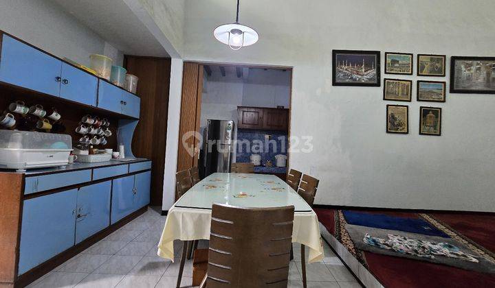 Rumah Klasik di dekat Mall The Park Pejaten. Istimewa dan Terbaik