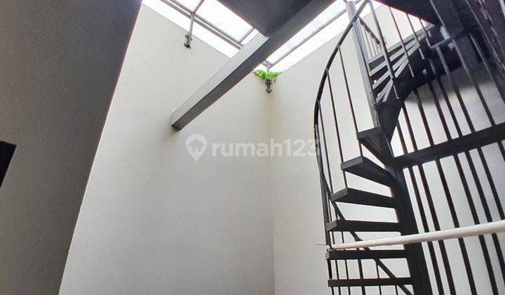 Dijual Gedung Kantor Baru 8 lt di Kemang Jakarta Selatan (IR) 2