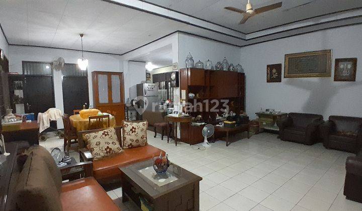 Rumah Lama Lokasi Strategis dekat Jl Senopati Jaksel (IR) 2