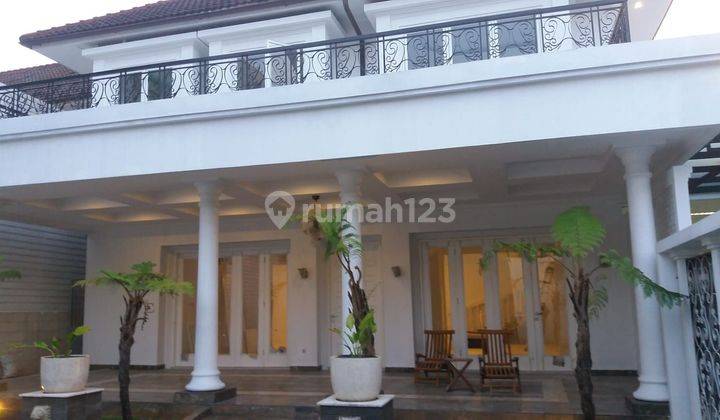 Disewa Rumah 2 Lantai dengan Kolam Renang di Kemang Utara(IR) 2